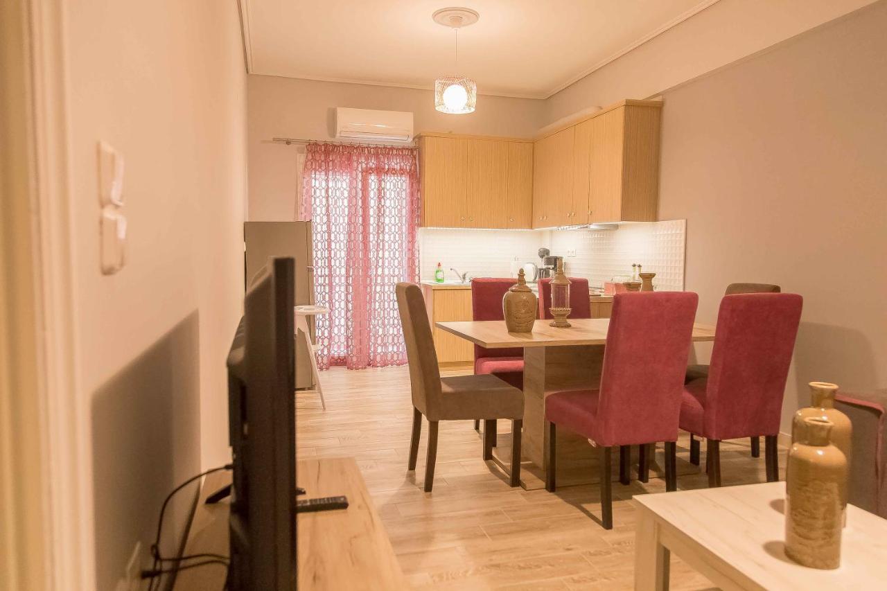 Luxury Lila House Under The Rocks Apartment Kalampáka Luaran gambar