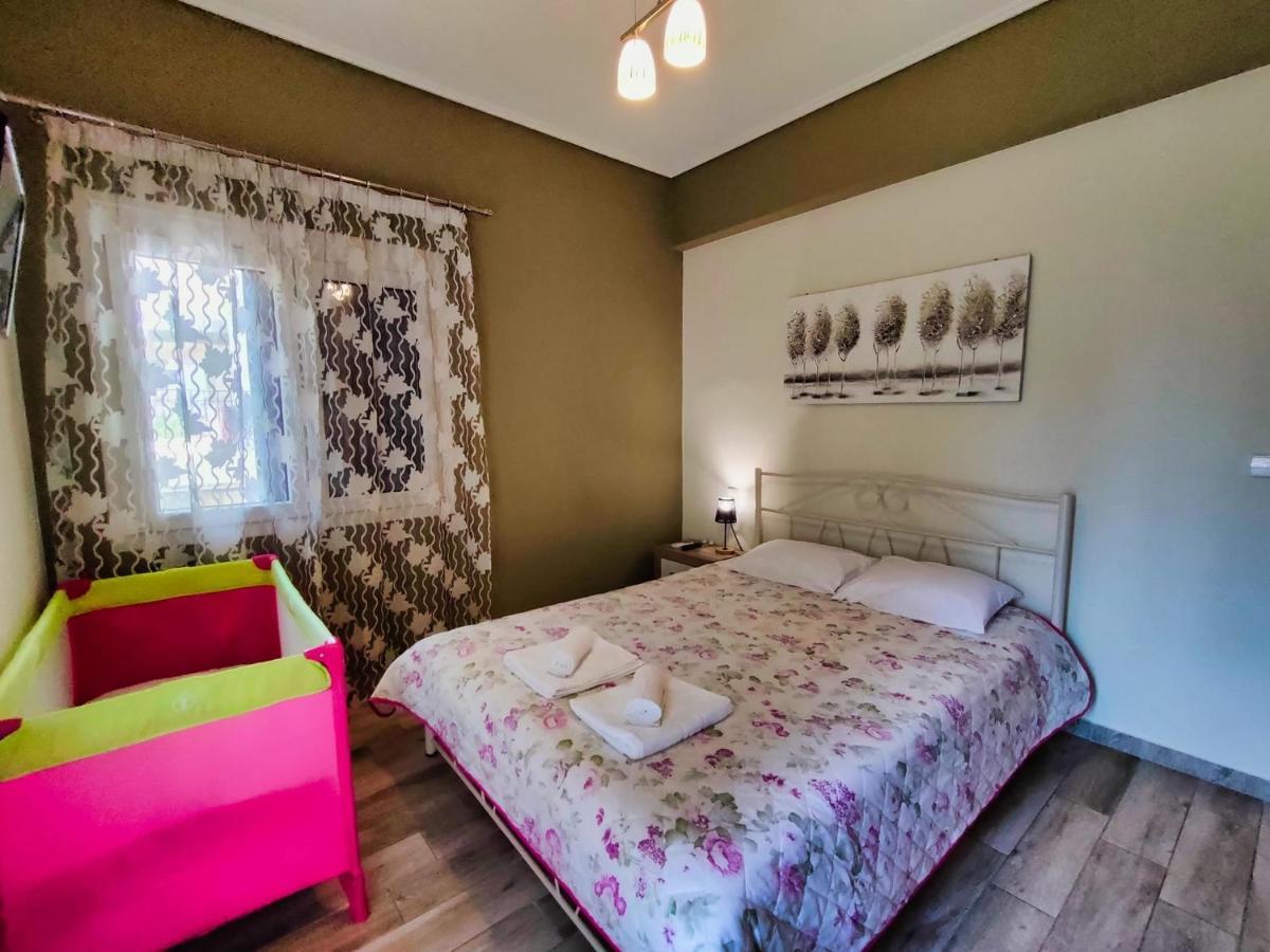 Luxury Lila House Under The Rocks Apartment Kalampáka Luaran gambar