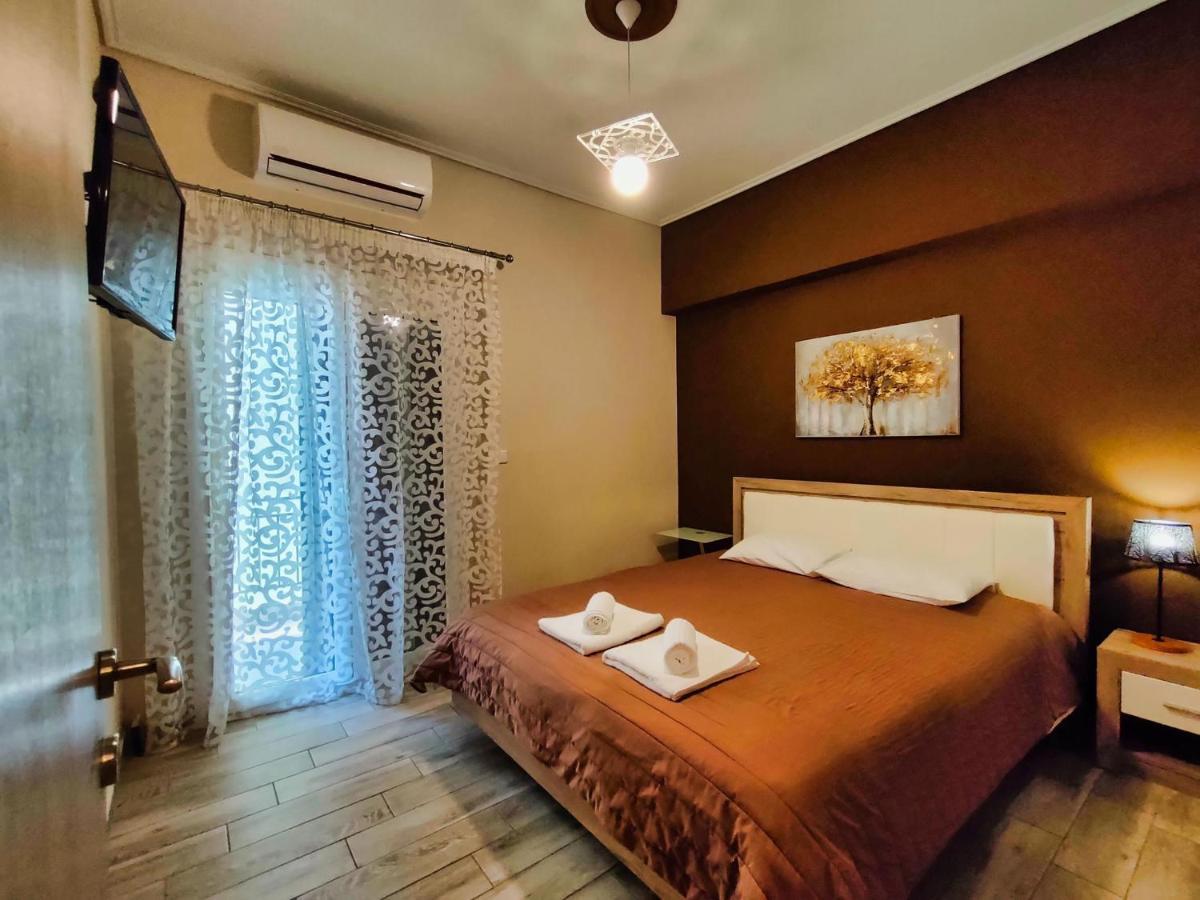 Luxury Lila House Under The Rocks Apartment Kalampáka Luaran gambar